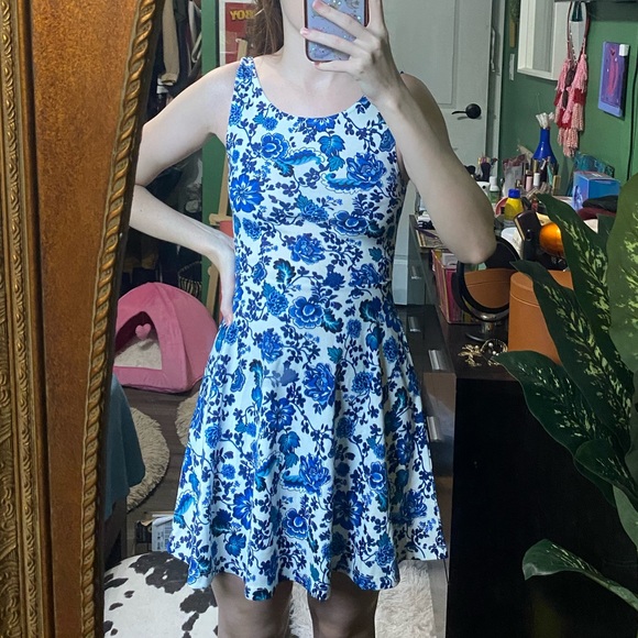 H&M Dresses & Skirts - H&M Divided low back blue floral dress